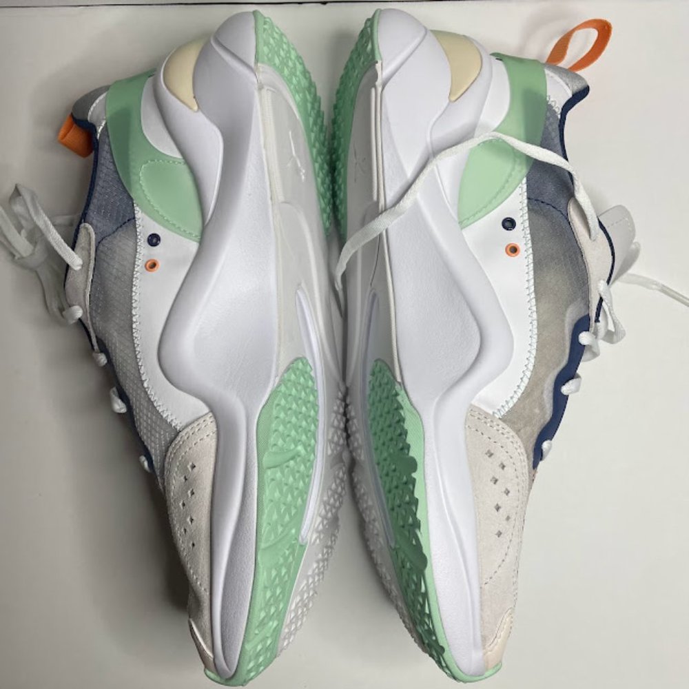 PUMA RISE - WHITE -  9.5 - Picture 2 of 8